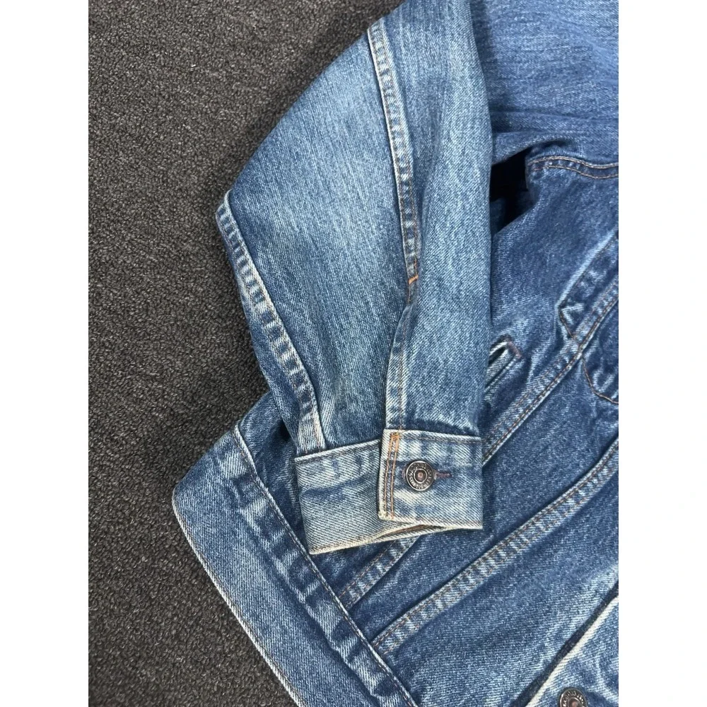 Levis thanks taking